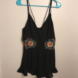 Nanamacs Embroidered romper
